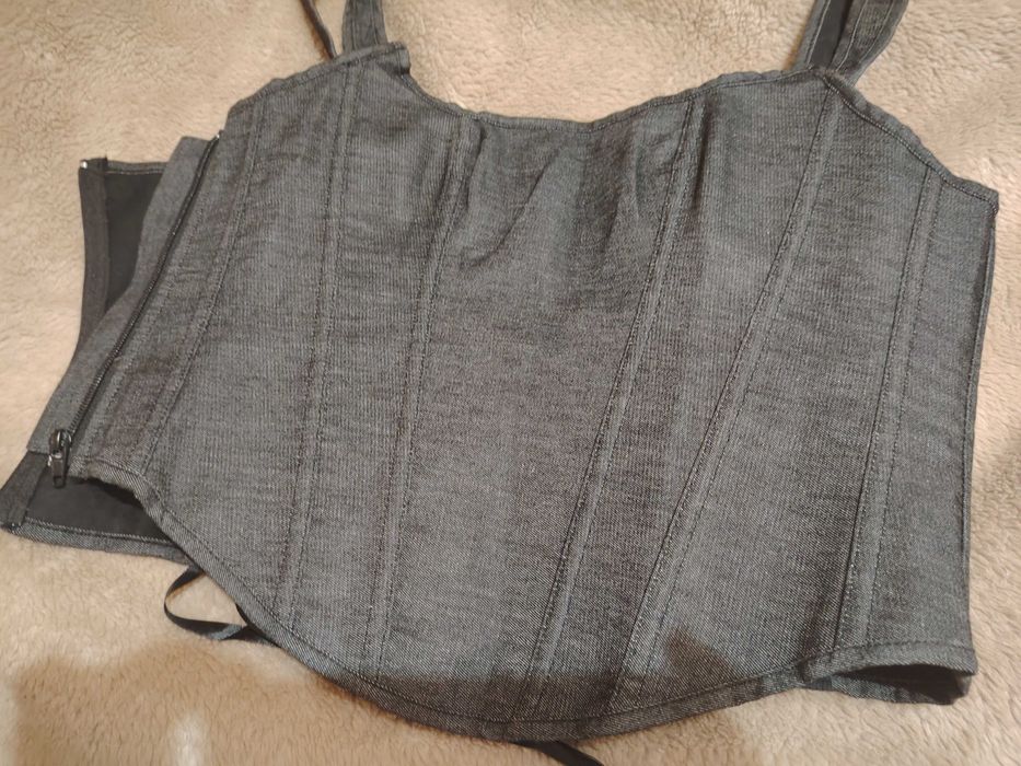 Corset minimalist nou, potrivit pentru diferite ocazii