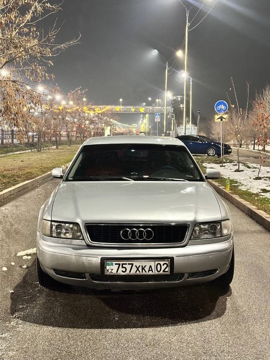 Продам Audi a8 2.4 л