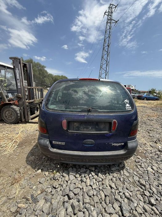 Рено Меган 1.6 бензин