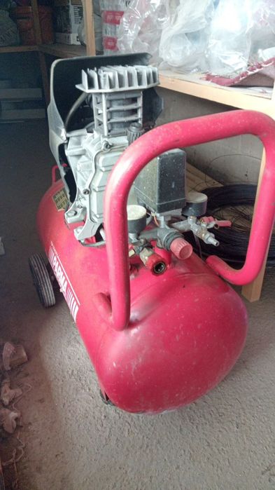 Компрессор сотилади