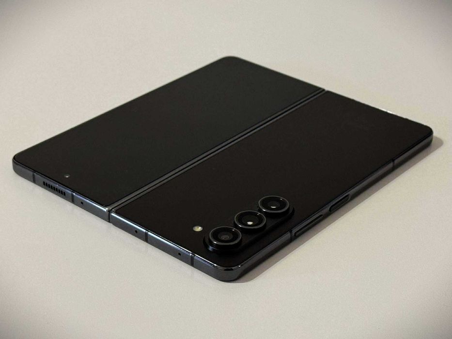 Бартер! Samsung Galaxy Z Fold 5 Phantom Black (Черен)