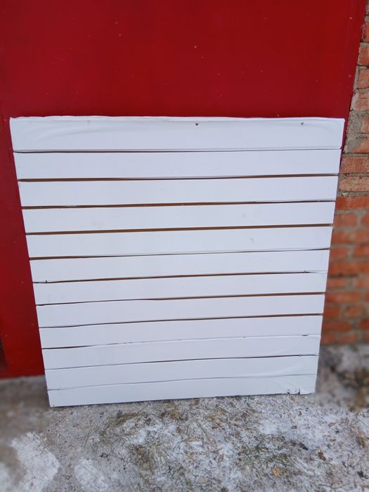 Б/у тумбочка и эконом панели.