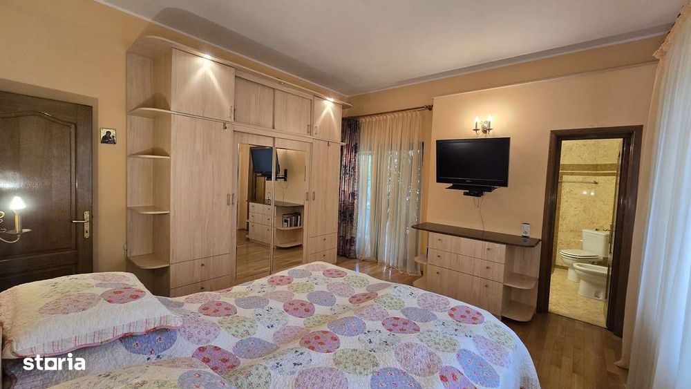 Vila Busteni la liziera padurii