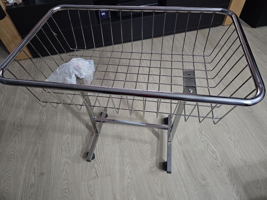 Mobilier magazin, stender, manechini,birou, scaune, etc