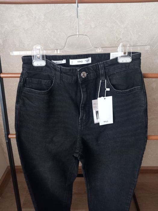 Нови дънки MANGO