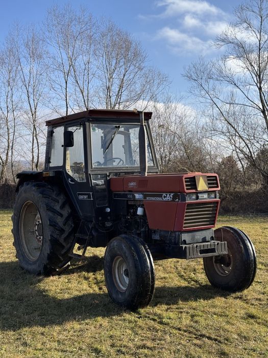 Tractor CASE International 956