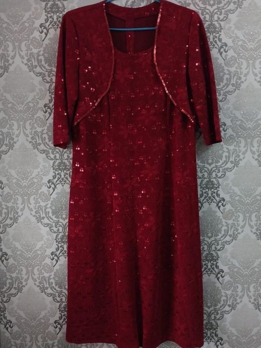 Платья каждое 4000