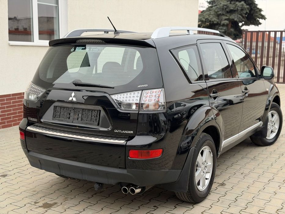 Mitsubishi Outlender 2.0 tdi 4x4 la buton