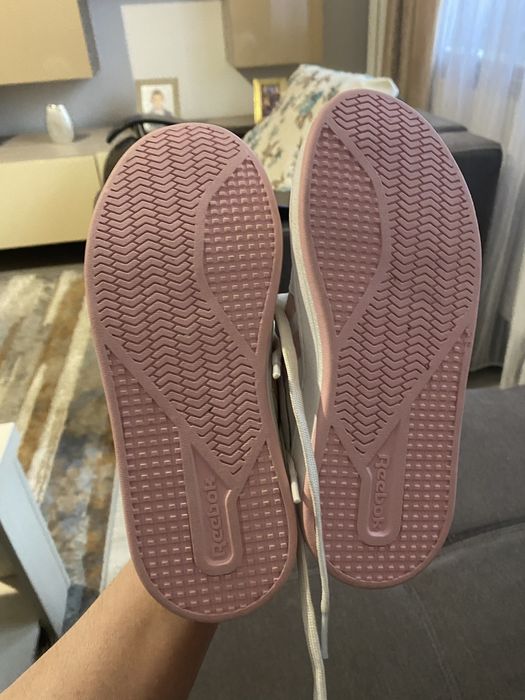 Adidasi fete nou nr 32,5