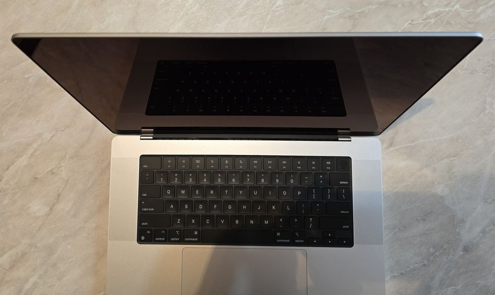 Apple MacBook Pro 16 M3PRO 7 циклов