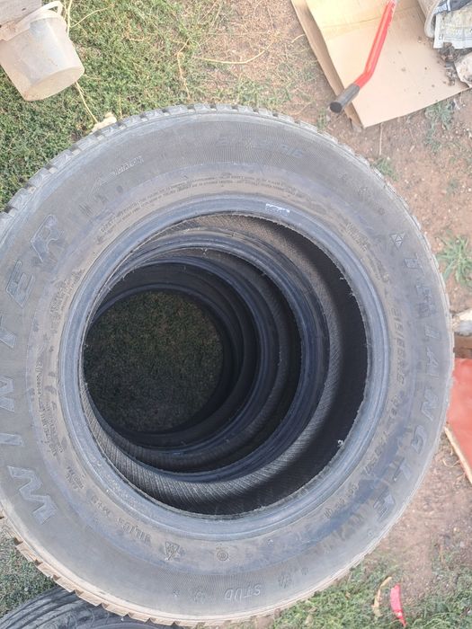 Продаётся шины 215/65/16