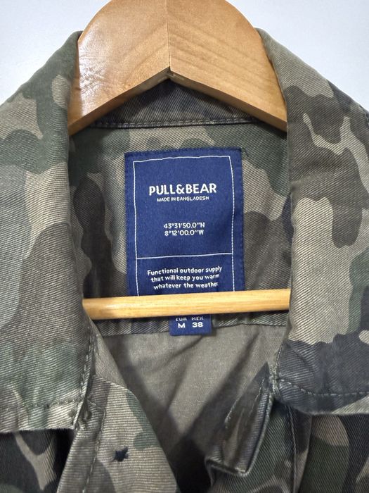 Jacheta Camo Pull and Bear pentru barbati S