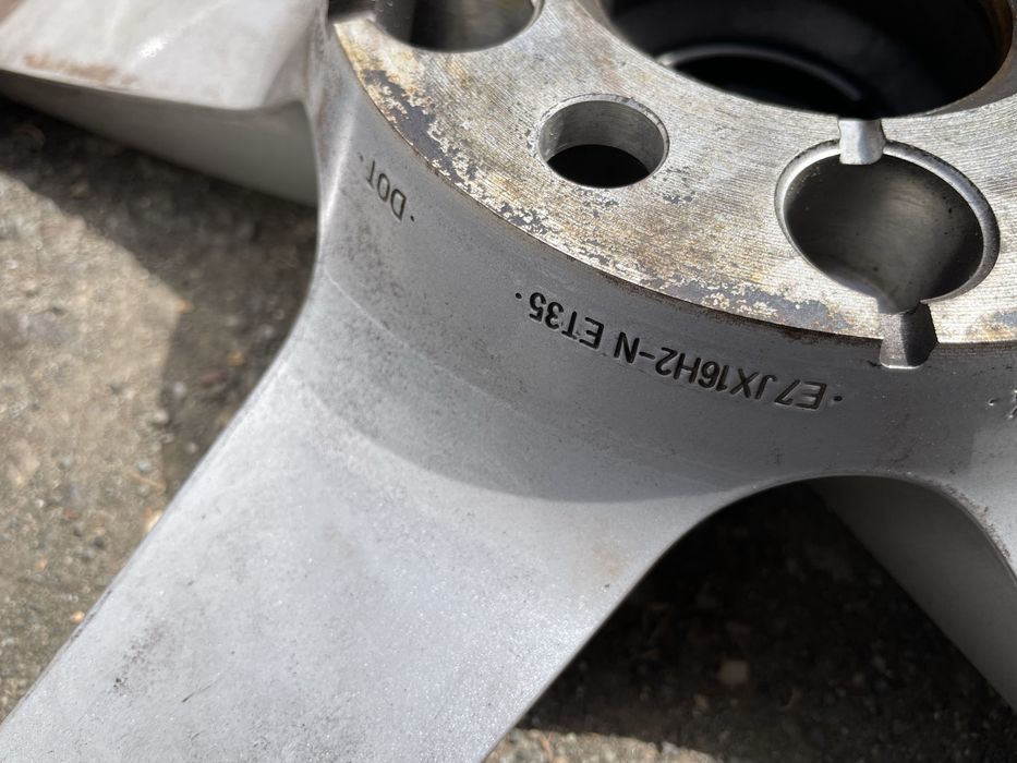 Оригинални Джанти от Ауди 7J 16H ET35 205/60/16 Michelin DOT 22