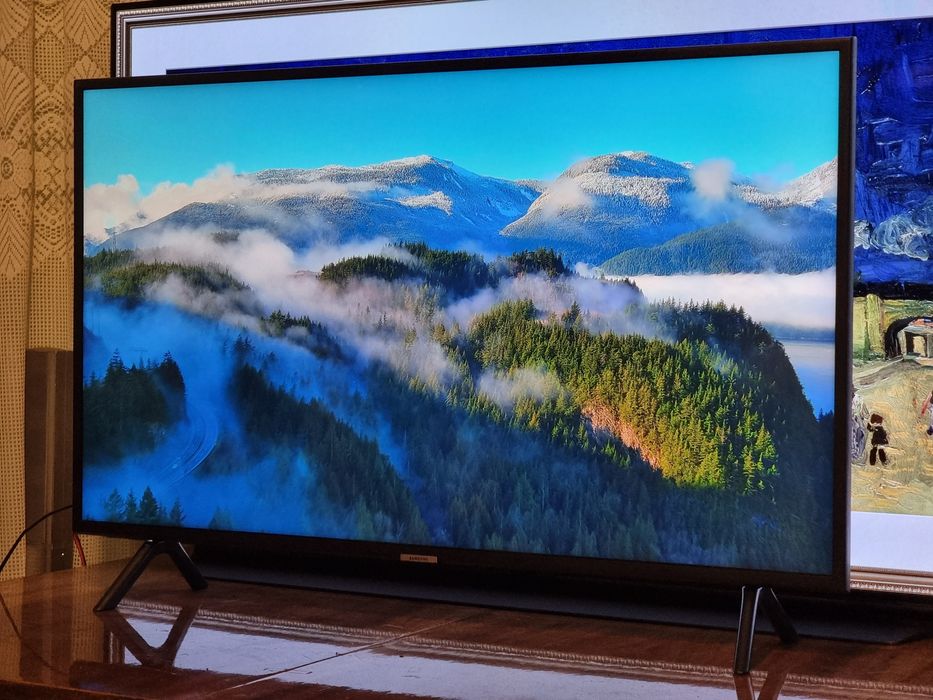 SMART Телевизор / Samsung 40" - 4K / HDR10+ / Dolby Audio