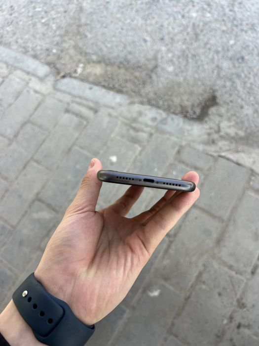 Продам айфон 11 128гб