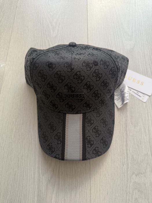 Кепка Guess новая