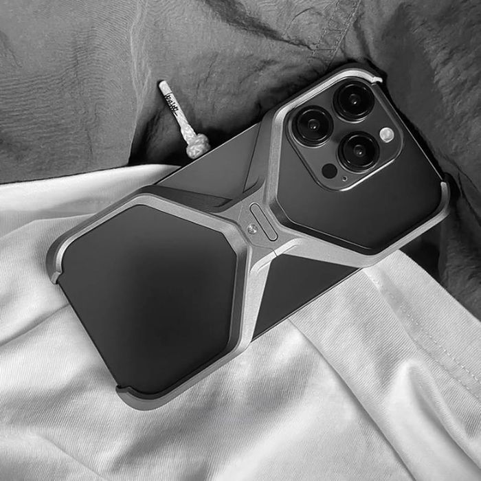 Metallic case for iPhone 16 Pro Max