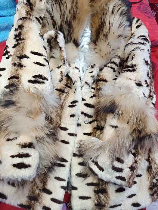 Красиво палто, размер Л/ХЛ!