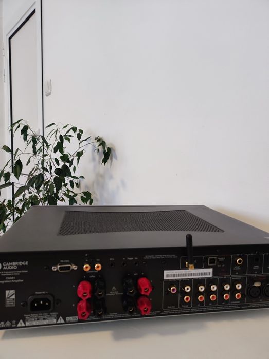 Усилвател Cambridge Audio CXA 81