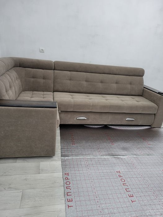 Продам диван угловой