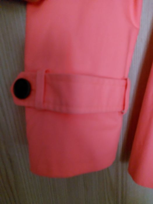 Женской куртка-плащ