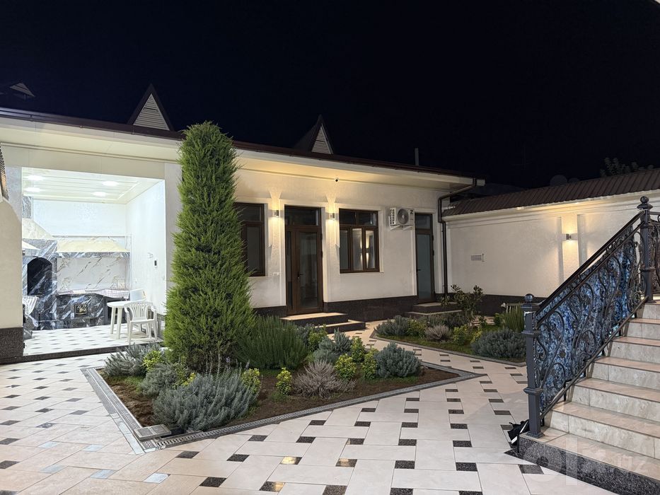 Nazarbek 3 sotix hovli sotiladi