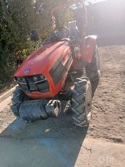 Traktor 404 ideal holatda