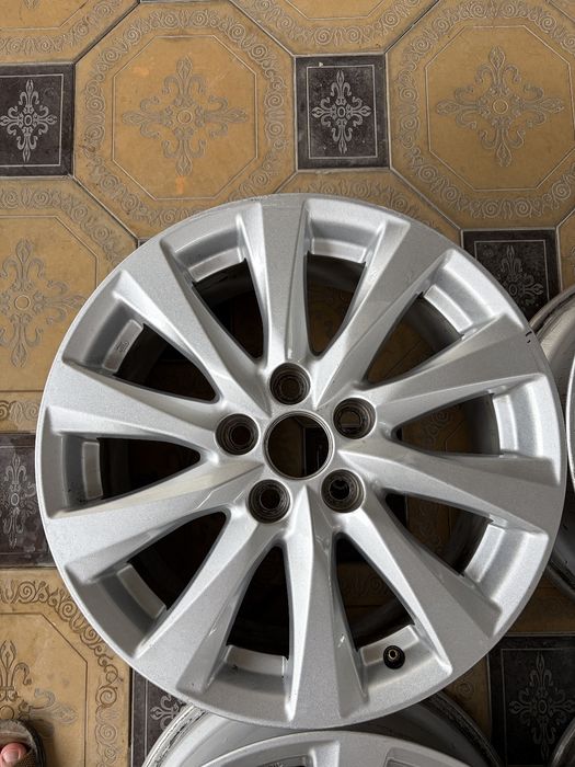 Toyota Camry 70 — оригинальные диски R17