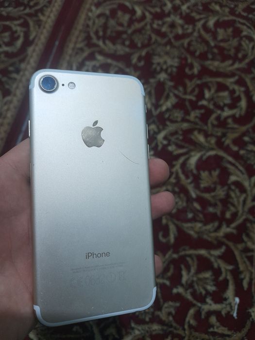 Iphone 7.   32gb