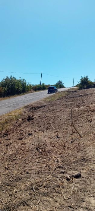 Vând 4 parcele de teren extravilan, cu acces din drumul județean 768 în hidiselu de sus