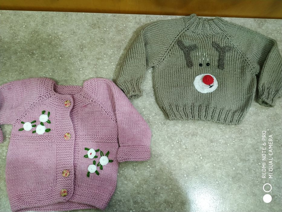 Вязаные детские кофточки (новые)