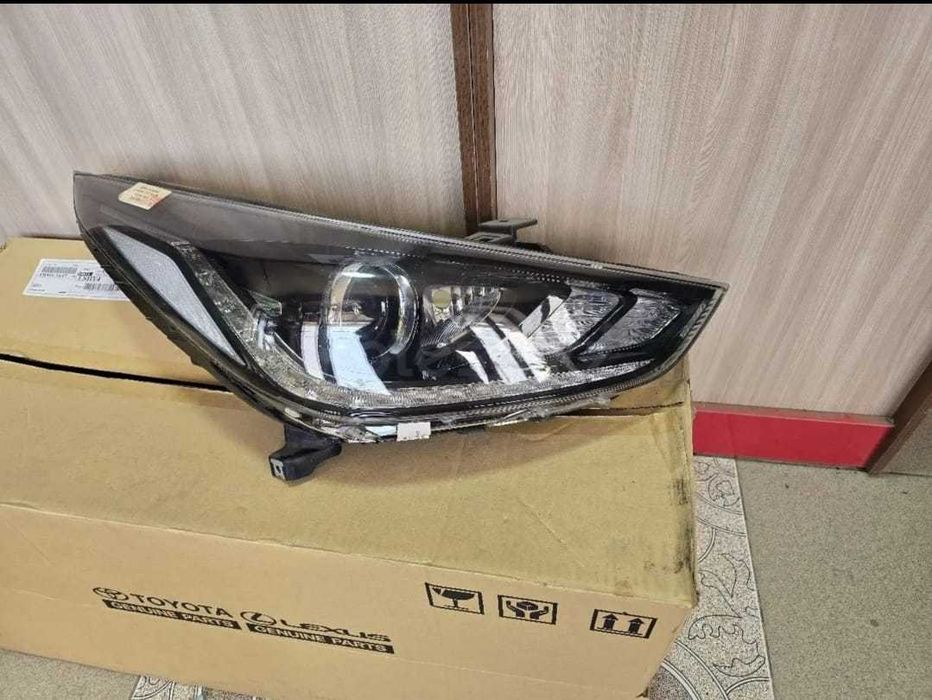 Фара б у в оригинале для хюндай