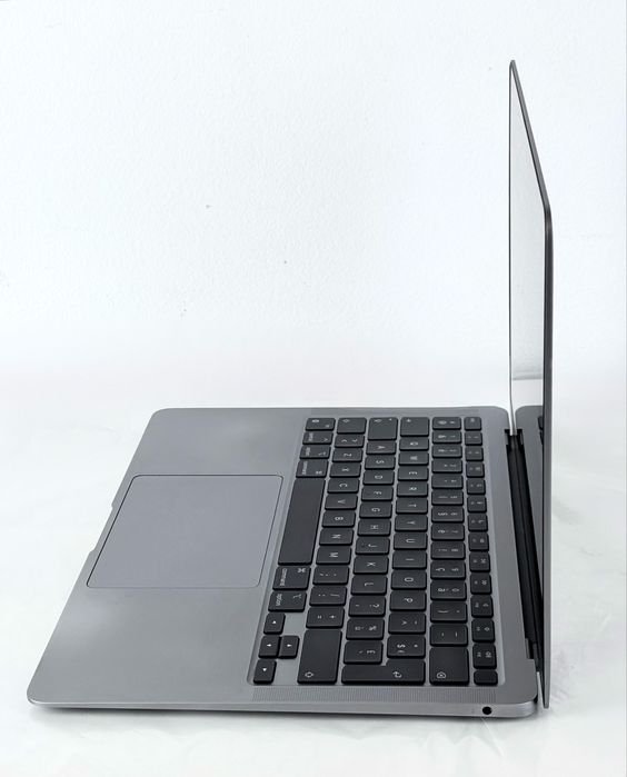 Apple MacBook Air 13 inch M1 8RAM 512GB Перфектен! Гаранция!