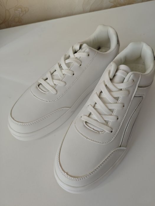 Кроссовки 44 размер