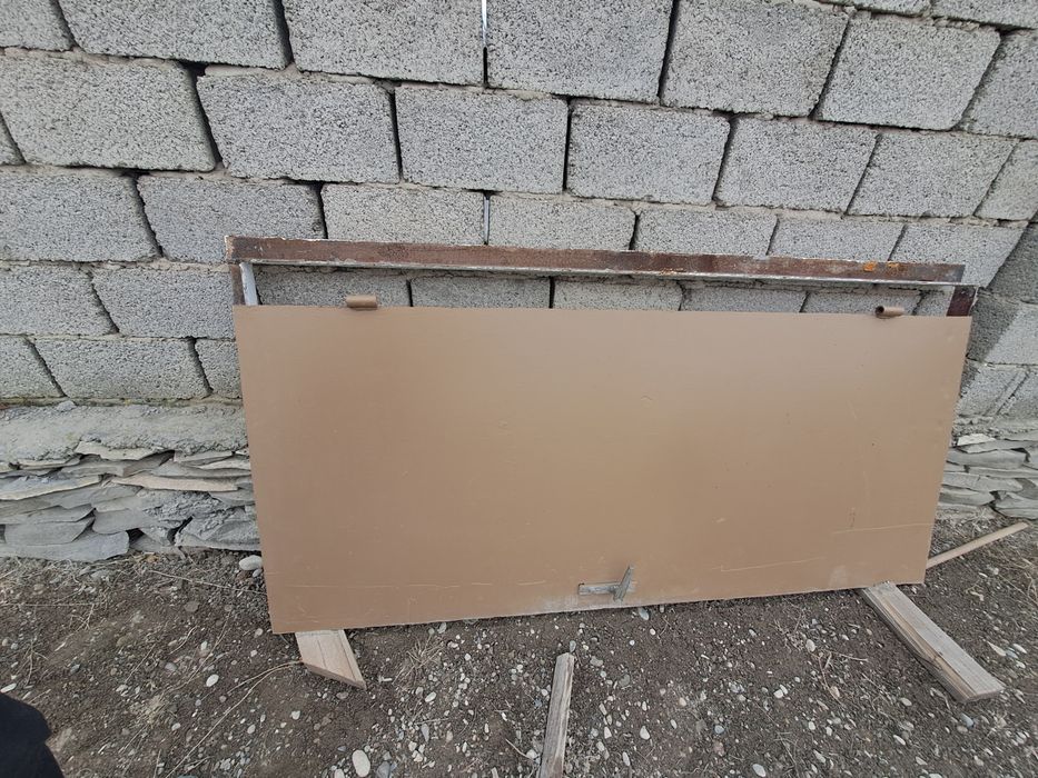 Железный дверь б/у