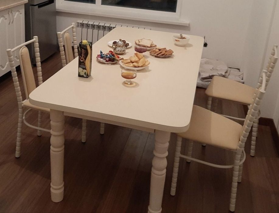 Продам стол и стулья