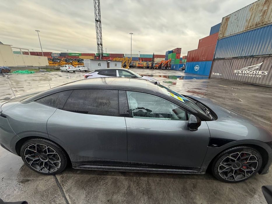 ПРОДАЕТСЯ Zeekr 007 awd!