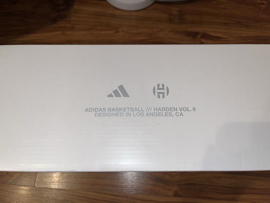 Баскетболни кецове Adidas Harden Volume 9