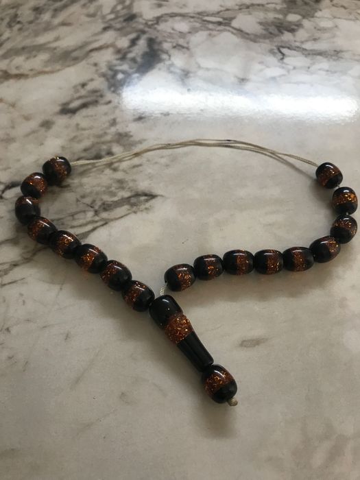 Броеница с 17 зърна, 200 лв.