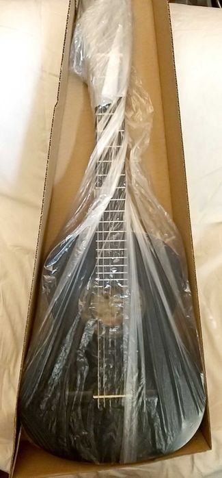 Chitara clasica Hora-Laura-si set corzi noi Fender