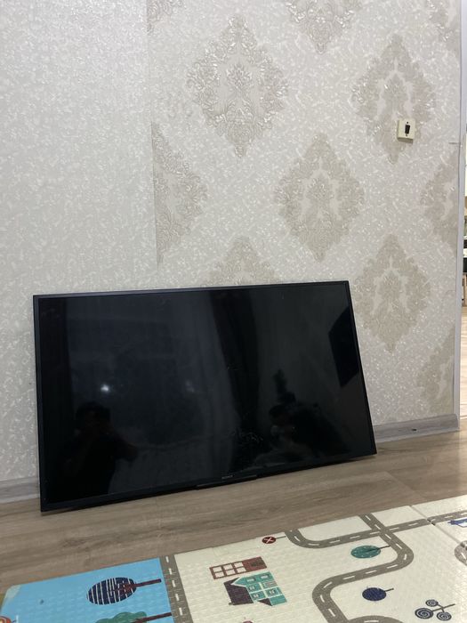 Телевизор.sony с разбитым экраном