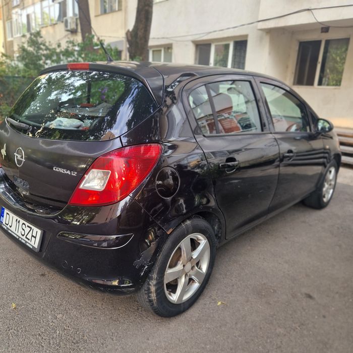 Opel Corsa 1.2 Benzină • 2008 • 106.000 km