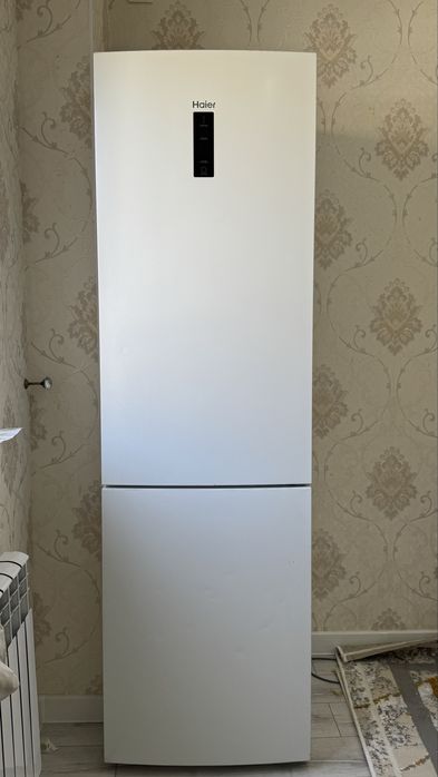 Продаётся холодильник Haier белого цвета. Б/У