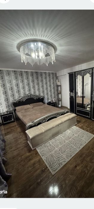 Casa cu piscina+ garaj in VADU PASII