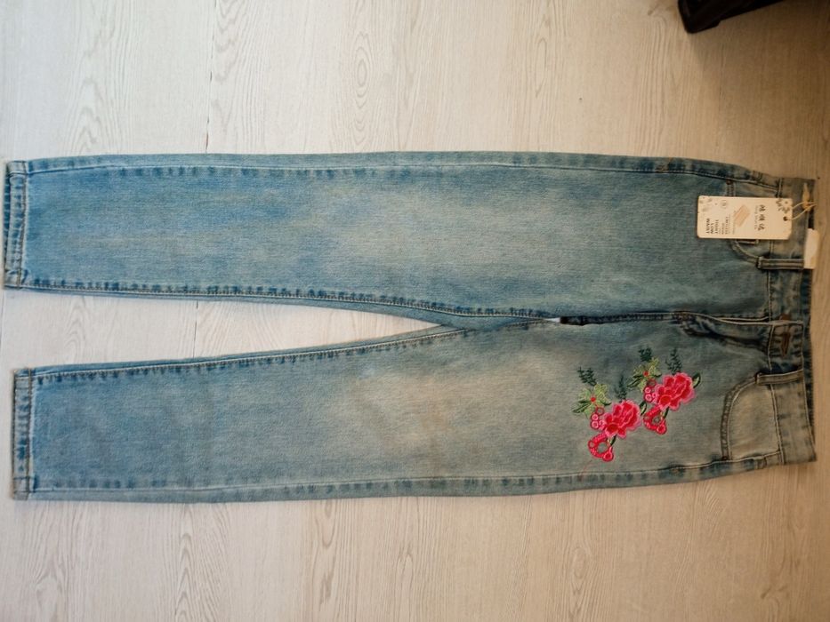 Новые Женские джинсы