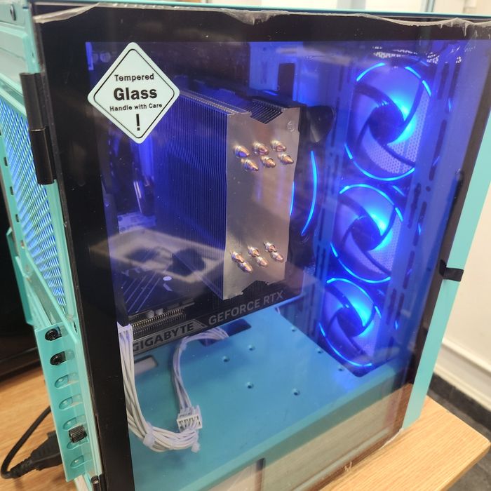 Hope Amanet P11-Unitate PC/i5-14th/ram 32gb/Ssd 1Tb/RTX 5060-8gb