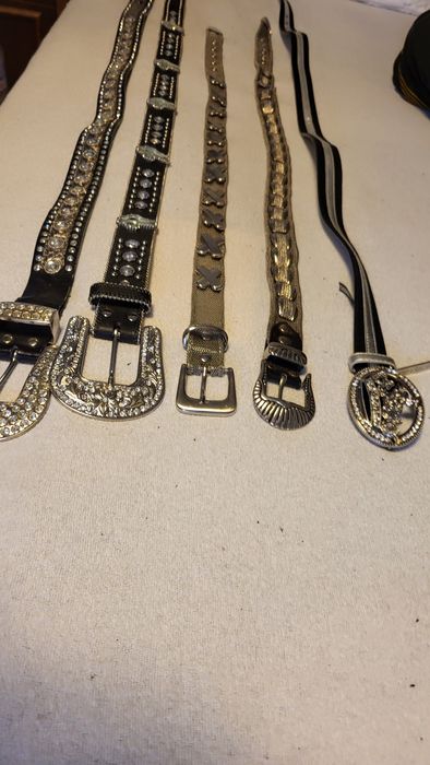 Различни дамски колани 5бр --може на едро-50лв