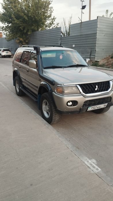 Mitsubishi Montero sport