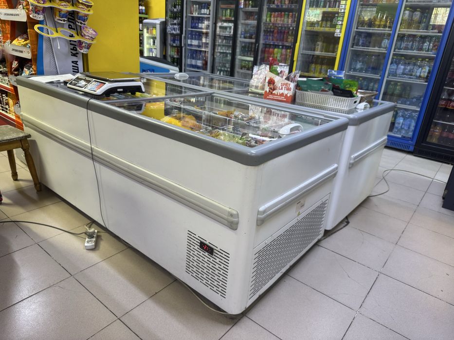 Срочно продается ! Витринный морозильник Bonvini 2100.
