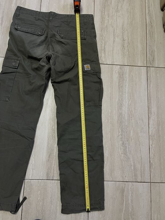 Blugi Carhartt in stare buna